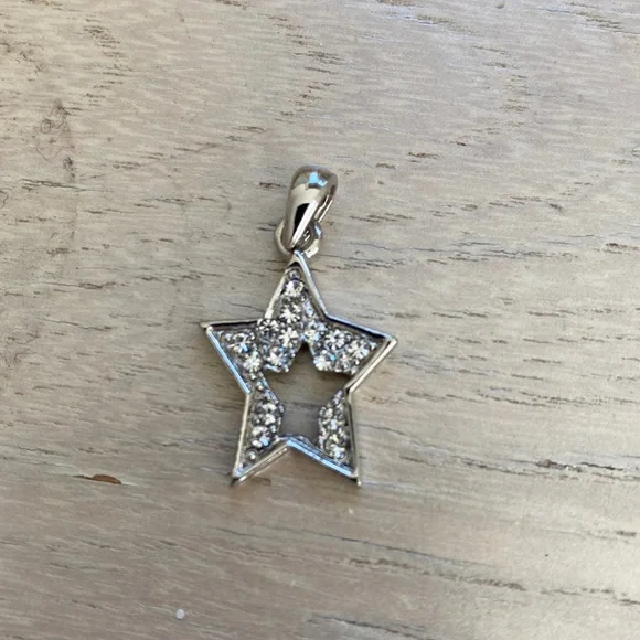 Pendant - Picture 1 of 2